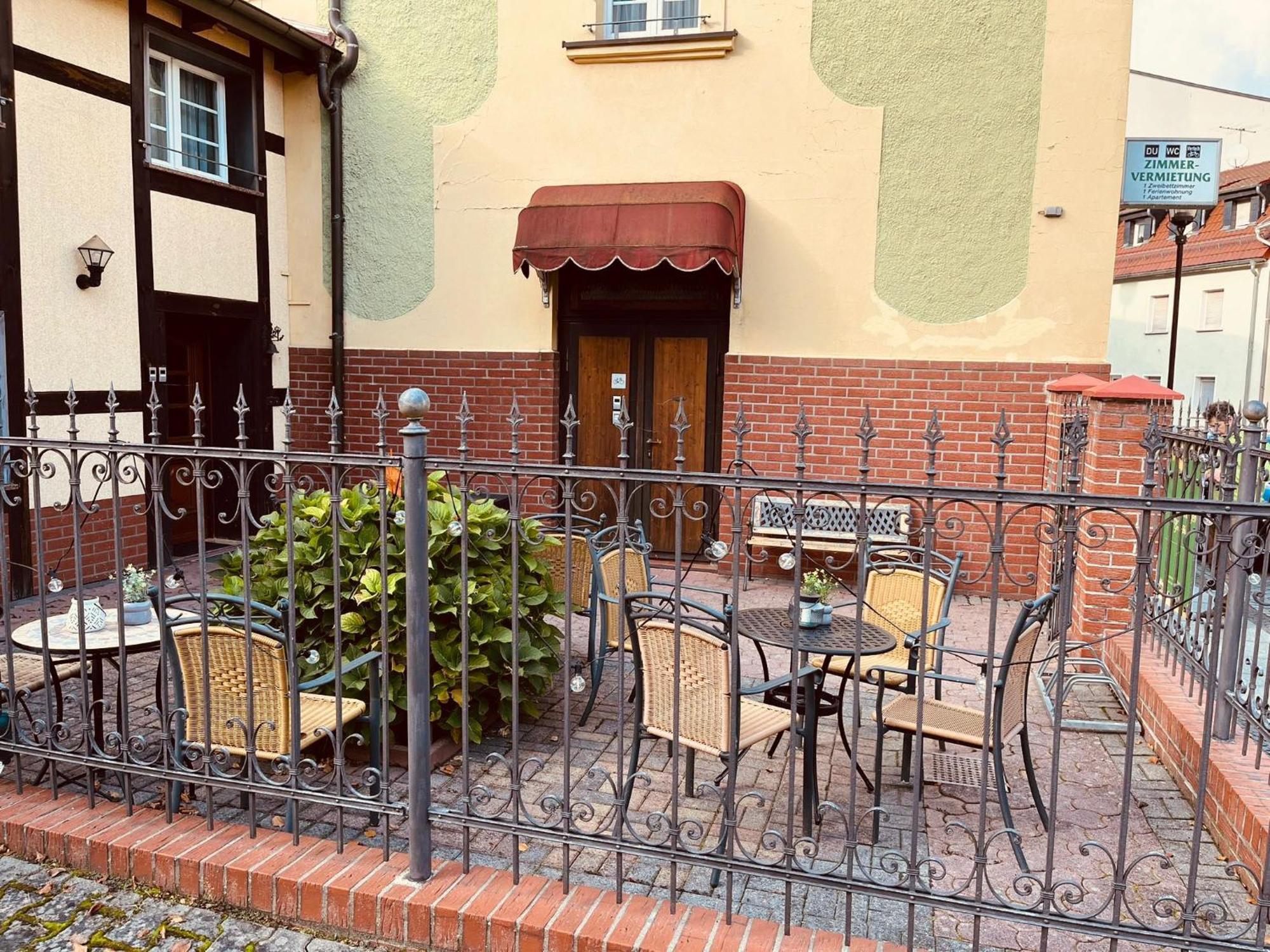 Apartment Gruener Fuerst Mit Sitzecke Im Innenhof & Naehe Park & Erdgeschoss Bad Muskau Exteriér fotografie